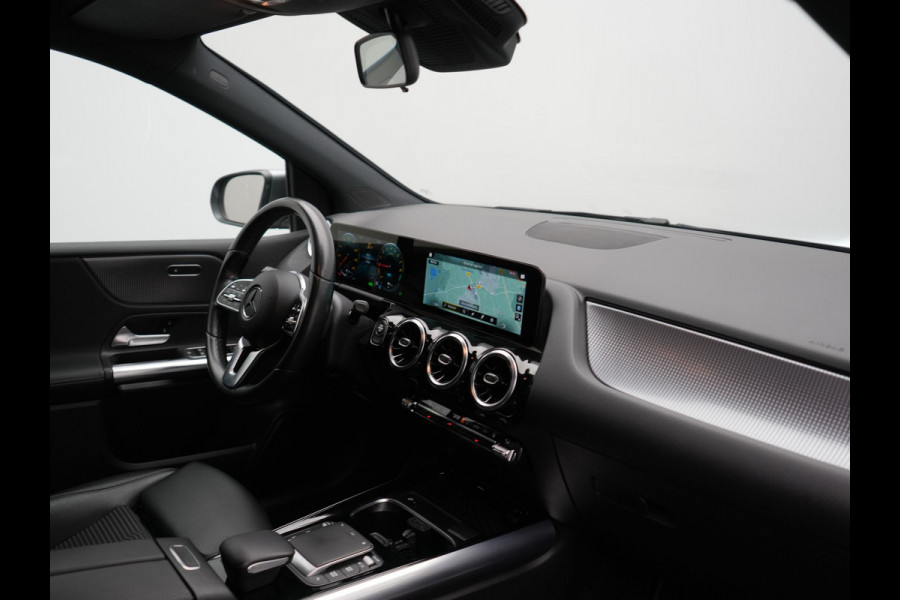 Mercedes-Benz B-Klasse 250 e Business Line PHEV 218pk Dealer O.H. | SOH 95% | Stoelverwarming | Apple Carplay | Cruise Control | Widescreen Navi | Draadloze Telefoonlader | Park Assist | Lane Assist | DAB | LED Koplampen | Plug In Hybrid |