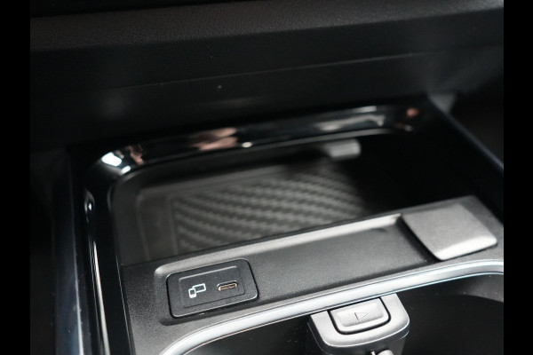 Mercedes-Benz B-Klasse 250 e Business Line PHEV 218pk Dealer O.H. | SOH 95% | Stoelverwarming | Apple Carplay | Cruise Control | Widescreen Navi | Draadloze Telefoonlader | Park Assist | Lane Assist | DAB | LED Koplampen | Plug In Hybrid |