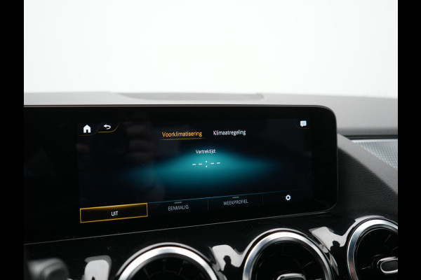 Mercedes-Benz B-Klasse 250 e Business Line PHEV 218pk Dealer O.H. | SOH 95% | Stoelverwarming | Apple Carplay | Cruise Control | Widescreen Navi | Draadloze Telefoonlader | Park Assist | Lane Assist | DAB | LED Koplampen | Plug In Hybrid |