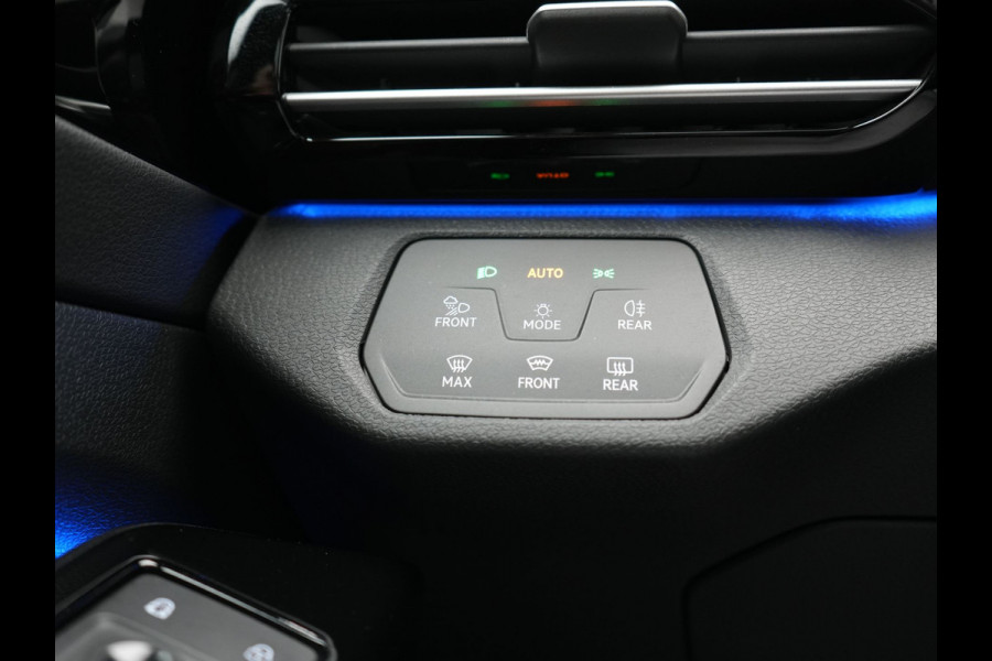Volkswagen ID.4 Tech 77 kWh 204pk Dealer O.H. | Panodak | Adaptive Cruise | Head Up | 360 Camera | Warmtepomp | IQ Light | Alcantara Sportstoelen Memory & Massage | Stoelen & Stuur Verwarmd | Sfeerverlichting | Keyless | BLIS | 20"L.M |