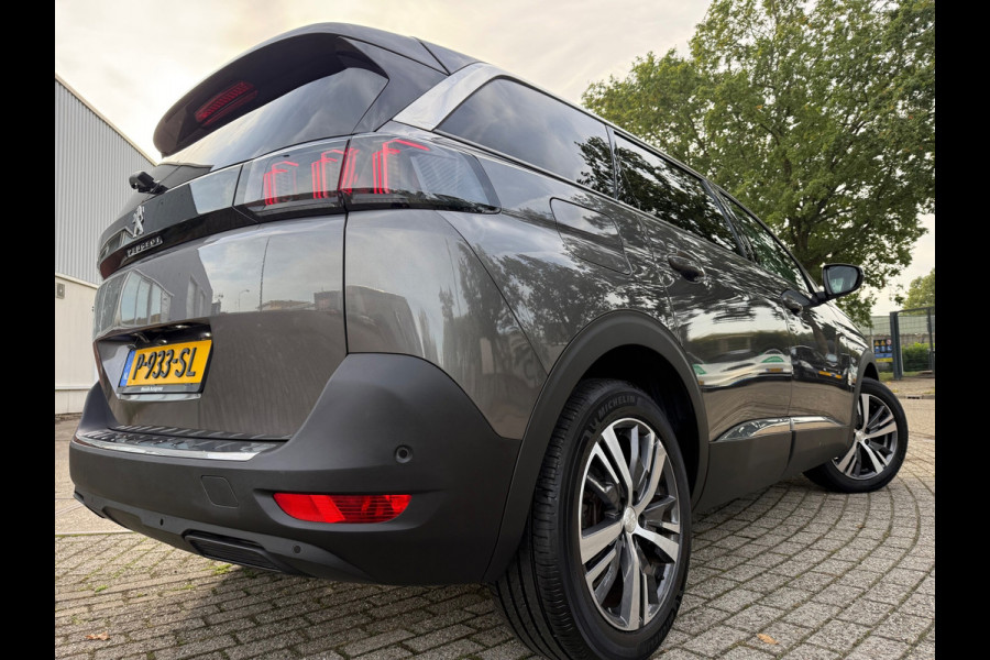 Peugeot 5008 1.2 16V 131PK 2022 ALLURE PACK 7-PERSOONS CARPLAY NAP LUXE