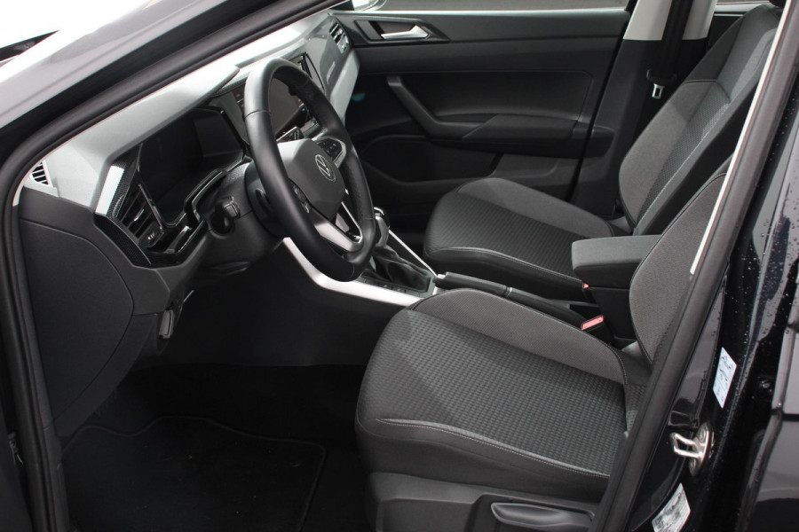 Volkswagen Taigo 1.0 TSI 110pk Automaat Life Navigatie Apple Carplay/Android Auto Wireless Adaptive Cruise Control Parkeersensoren Camera Blind Spot Assist Park Assist Afneembare trekhaak Stoelverwarming Virtual Cockpit Ledverlichting Climatronic