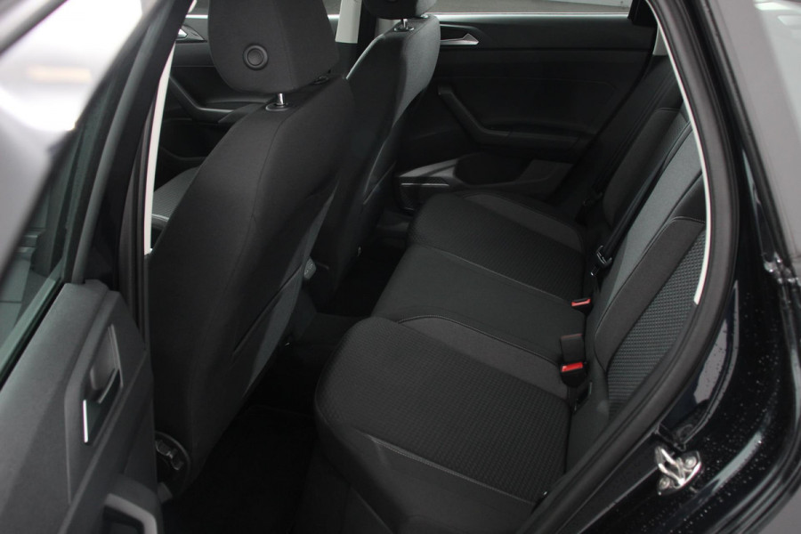 Volkswagen Taigo 1.0 TSI 110pk Automaat Life Navigatie Apple Carplay/Android Auto Wireless Adaptive Cruise Control Parkeersensoren Camera Blind Spot Assist Park Assist Afneembare trekhaak Stoelverwarming Virtual Cockpit Ledverlichting Climatronic