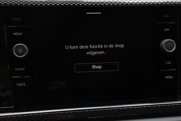 Volkswagen Taigo 1.0 TSI 110pk Automaat Life Navigatie Apple Carplay/Android Auto Wireless Adaptive Cruise Control Parkeersensoren Camera Blind Spot Assist Park Assist Afneembare trekhaak Stoelverwarming Virtual Cockpit Ledverlichting Climatronic