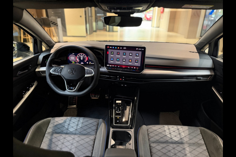 Volkswagen Golf 1.5 eTSI R-Line Edition|Pano|Matrix|Keyless|360|Sfeerverlichting|