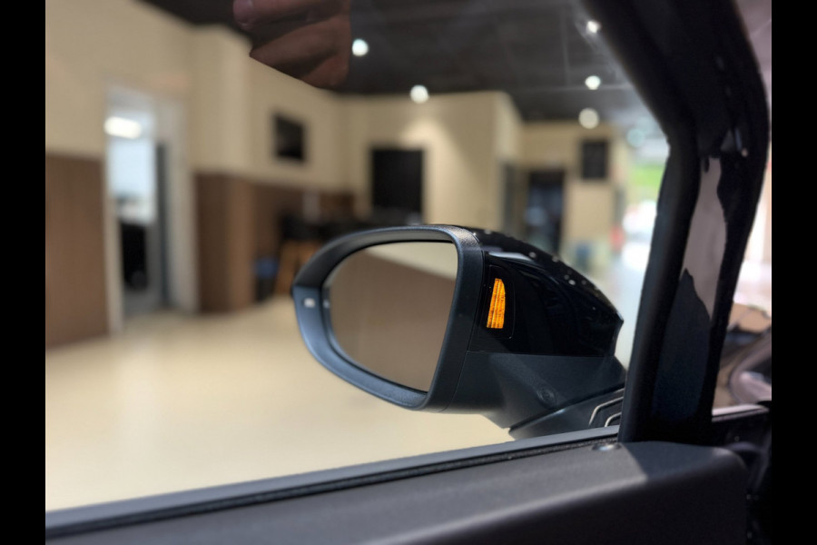 Volkswagen Golf 1.5 eTSI R-Line Edition|Pano|Matrix|Keyless|360|Sfeerverlichting|