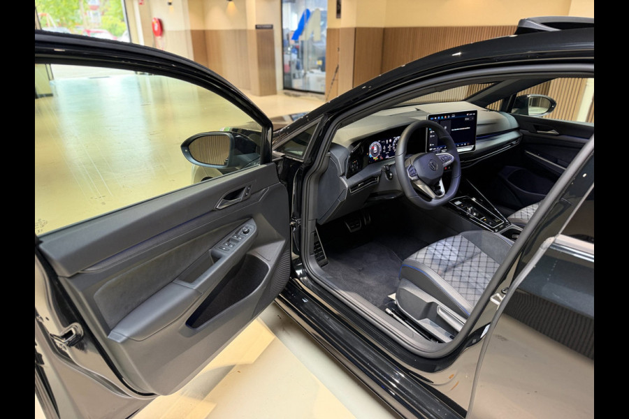 Volkswagen Golf 1.5 eTSI R-Line Edition|Pano|Matrix|Keyless|360|Sfeerverlichting|