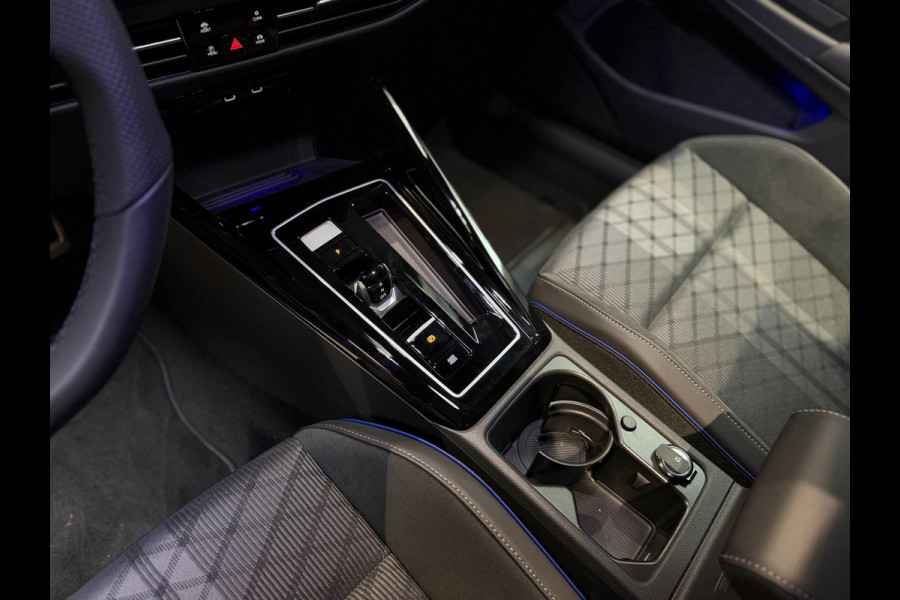 Volkswagen Golf 1.5 eTSI R-Line Edition|Pano|Matrix|Keyless|360|Sfeerverlichting|