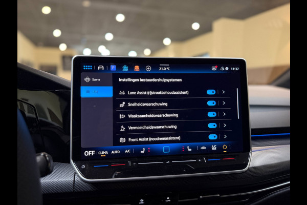 Volkswagen Golf 1.5 eTSI R-Line Edition|Pano|Matrix|Keyless|360|Sfeerverlichting|