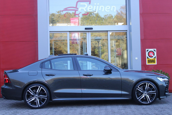 Volvo S60 2.0 B5 250PK AUTOMAAT R-DESIGN 20'' | PANORAMISCH SCHUIF/KANTELDAK | PREMIUM AUDIO BY HARMAN KARDON | 20" 5-TRIPPLE SPAAKS BLACK/DIAMAND CUT LICHTMETALEN VELGEN | BLINDSPOT INFOMATION SYSTEM (BLIS) | VERWARMDE VOORRUIT |VERWARMDE AQUABLADE RUITENWISSERBLADEN | PILOT ASSIST | APPLE CARPLAY / ANDROID AUTO | DODEHOEKDETECTIE |  ADAPTIEVE CRUISECONTROL | R-DESIGN BEKLEDING MET NAPPA LEDER I.C.M. OPEN GRID TEXTIEL | ELEKTRISCH VERSTELBARE CONTOUR STOELEN (SPORTSTOELEN) MET GEHEUGEN OP BEIDE VOORSTOELEN (POWERSEATS) |VERWARMDE VOORSTOELEN EN ACHTERBANK | VERWARMD STUURWIEL |