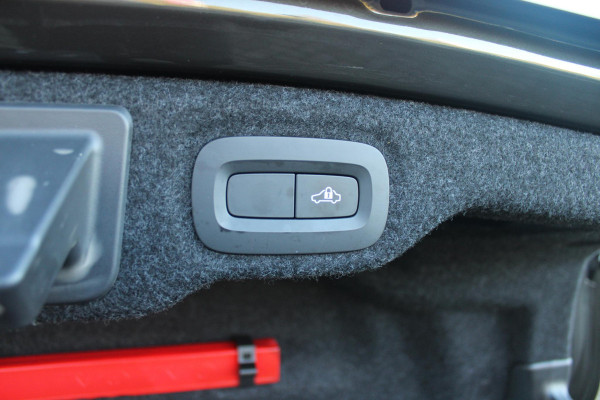 Volvo S60 2.0 B5 250PK AUTOMAAT R-DESIGN 20'' | PANORAMISCH SCHUIF/KANTELDAK | PREMIUM AUDIO BY HARMAN KARDON | 20" 5-TRIPPLE SPAAKS BLACK/DIAMAND CUT LICHTMETALEN VELGEN | BLINDSPOT INFOMATION SYSTEM (BLIS) | VERWARMDE VOORRUIT |VERWARMDE AQUABLADE RUITENWISSERBLADEN | PILOT ASSIST | APPLE CARPLAY / ANDROID AUTO | DODEHOEKDETECTIE |  ADAPTIEVE CRUISECONTROL | R-DESIGN BEKLEDING MET NAPPA LEDER I.C.M. OPEN GRID TEXTIEL | ELEKTRISCH VERSTELBARE CONTOUR STOELEN (SPORTSTOELEN) MET GEHEUGEN OP BEIDE VOORSTOELEN (POWERSEATS) |VERWARMDE VOORSTOELEN EN ACHTERBANK | VERWARMD STUURWIEL |