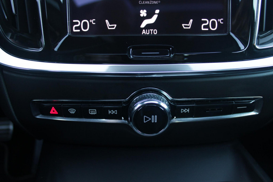 Volvo S60 2.0 B5 250PK AUTOMAAT R-DESIGN 20'' | PANORAMISCH SCHUIF/KANTELDAK | PREMIUM AUDIO BY HARMAN KARDON | 20" 5-TRIPPLE SPAAKS BLACK/DIAMAND CUT LICHTMETALEN VELGEN | BLINDSPOT INFOMATION SYSTEM (BLIS) | VERWARMDE VOORRUIT |VERWARMDE AQUABLADE RUITENWISSERBLADEN | PILOT ASSIST | APPLE CARPLAY / ANDROID AUTO | DODEHOEKDETECTIE |  ADAPTIEVE CRUISECONTROL | R-DESIGN BEKLEDING MET NAPPA LEDER I.C.M. OPEN GRID TEXTIEL | ELEKTRISCH VERSTELBARE CONTOUR STOELEN (SPORTSTOELEN) MET GEHEUGEN OP BEIDE VOORSTOELEN (POWERSEATS) |VERWARMDE VOORSTOELEN EN ACHTERBANK | VERWARMD STUURWIEL |