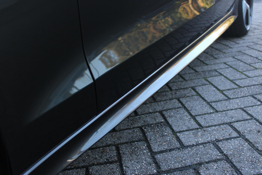 Volvo S60 2.0 B5 250PK AUTOMAAT R-DESIGN 20'' | PANORAMISCH SCHUIF/KANTELDAK | PREMIUM AUDIO BY HARMAN KARDON | 20" 5-TRIPPLE SPAAKS BLACK/DIAMAND CUT LICHTMETALEN VELGEN | BLINDSPOT INFOMATION SYSTEM (BLIS) | VERWARMDE VOORRUIT |VERWARMDE AQUABLADE RUITENWISSERBLADEN | PILOT ASSIST | APPLE CARPLAY / ANDROID AUTO | DODEHOEKDETECTIE |  ADAPTIEVE CRUISECONTROL | R-DESIGN BEKLEDING MET NAPPA LEDER I.C.M. OPEN GRID TEXTIEL | ELEKTRISCH VERSTELBARE CONTOUR STOELEN (SPORTSTOELEN) MET GEHEUGEN OP BEIDE VOORSTOELEN (POWERSEATS) |VERWARMDE VOORSTOELEN EN ACHTERBANK | VERWARMD STUURWIEL |
