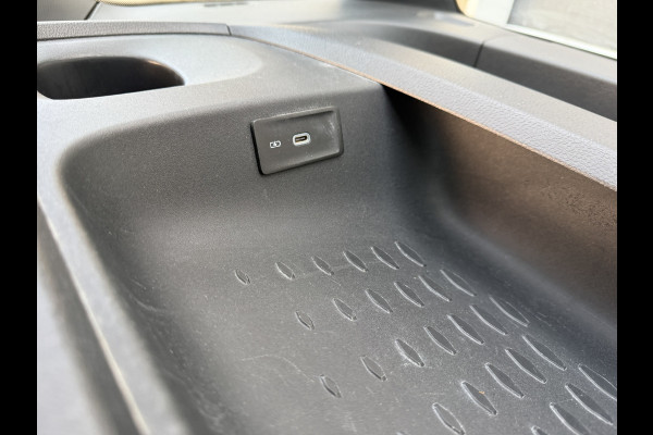 Volkswagen ID. Buzz Cargo Business 77 kWh 204 PK WLTP 408 SOH 99% Achteruitrijcamera/CarPlay/Stoelverwarming