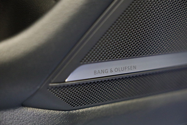 Audi A6 Avant 55 TFSI e Quattro RS6 Look / Head Up / B & O / Elek Stoelen / Memory / Acc / F1 / Lane Assist / Open Pano / 22 Inch
