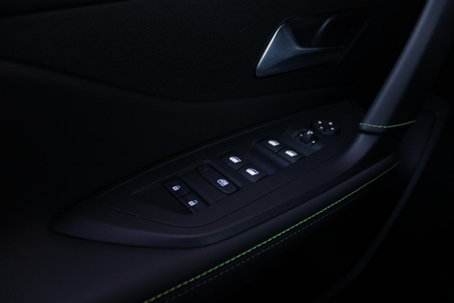 Peugeot 408 1.2 Hybrid 145PK AUTOMAAT GT | 360° CAMERA | ELEKTRISCH VERSTELBARE BESTUURDERSSTOEL MET GEHEUGEN EN VERSTELBARE ZITVERLENGER | STOEL VERWARMING | STUURVERWARMING | LEDER / ALCANTARA | DODEHOEK DETECTIE | KEYLESS ENTRY/START | ADAPTIVE CRUISE CONTROL | NAVIGATIE | DRAADLOZE APPLE CARPLAY/ANDROID AUTO | PARKEERSENSOREN VOOR + ACHTER | LED MATRIX KOPLAMPEN | 19" LICHTMETALEN VELGEN | ELEKTRISCH BEDIENBARE ACHTERKLEP | CLIMATE CONTROL | STUUR VERWARMING |