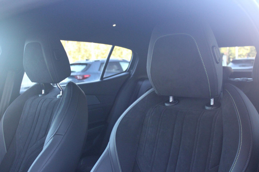 Peugeot 408 1.2 Hybrid 145PK AUTOMAAT GT | 360° CAMERA | ELEKTRISCH VERSTELBARE BESTUURDERSSTOEL MET GEHEUGEN EN VERSTELBARE ZITVERLENGER | STOEL VERWARMING | STUURVERWARMING | LEDER / ALCANTARA | DODEHOEK DETECTIE | KEYLESS ENTRY/START | ADAPTIVE CRUISE CONTROL | NAVIGATIE | DRAADLOZE APPLE CARPLAY/ANDROID AUTO | PARKEERSENSOREN VOOR + ACHTER | LED MATRIX KOPLAMPEN | 19" LICHTMETALEN VELGEN | ELEKTRISCH BEDIENBARE ACHTERKLEP | CLIMATE CONTROL | STUUR VERWARMING |