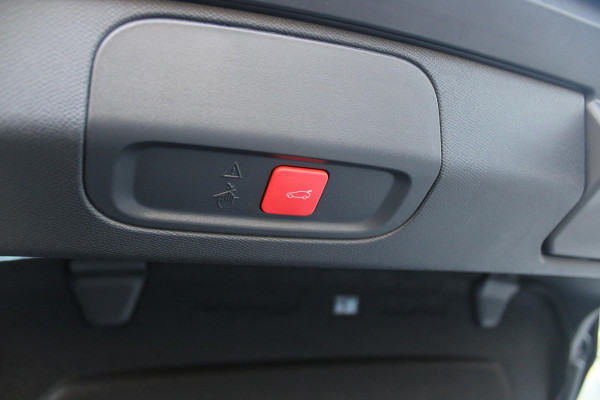 Peugeot 408 1.2 Hybrid 145PK AUTOMAAT GT | 360° CAMERA | ELEKTRISCH VERSTELBARE BESTUURDERSSTOEL MET GEHEUGEN EN VERSTELBARE ZITVERLENGER | STOEL VERWARMING | STUURVERWARMING | LEDER / ALCANTARA | DODEHOEK DETECTIE | KEYLESS ENTRY/START | ADAPTIVE CRUISE CONTROL | NAVIGATIE | DRAADLOZE APPLE CARPLAY/ANDROID AUTO | PARKEERSENSOREN VOOR + ACHTER | LED MATRIX KOPLAMPEN | 19" LICHTMETALEN VELGEN | ELEKTRISCH BEDIENBARE ACHTERKLEP | CLIMATE CONTROL | STUUR VERWARMING |