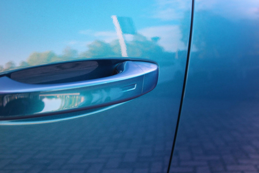 Peugeot 408 1.2 Hybrid 145PK AUTOMAAT GT | 360° CAMERA | ELEKTRISCH VERSTELBARE BESTUURDERSSTOEL MET GEHEUGEN EN VERSTELBARE ZITVERLENGER | STOEL VERWARMING | STUURVERWARMING | LEDER / ALCANTARA | DODEHOEK DETECTIE | KEYLESS ENTRY/START | ADAPTIVE CRUISE CONTROL | NAVIGATIE | DRAADLOZE APPLE CARPLAY/ANDROID AUTO | PARKEERSENSOREN VOOR + ACHTER | LED MATRIX KOPLAMPEN | 19" LICHTMETALEN VELGEN | ELEKTRISCH BEDIENBARE ACHTERKLEP | CLIMATE CONTROL | STUUR VERWARMING |