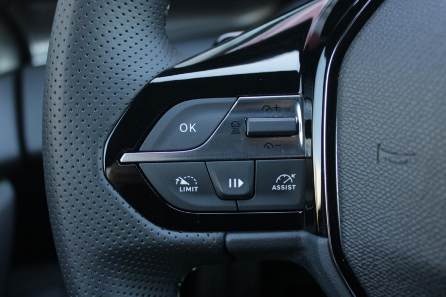 Peugeot 408 1.2 Hybrid 145PK AUTOMAAT GT | 360° CAMERA | ELEKTRISCH VERSTELBARE BESTUURDERSSTOEL MET GEHEUGEN EN VERSTELBARE ZITVERLENGER | STOEL VERWARMING | STUURVERWARMING | LEDER / ALCANTARA | DODEHOEK DETECTIE | KEYLESS ENTRY/START | ADAPTIVE CRUISE CONTROL | NAVIGATIE | DRAADLOZE APPLE CARPLAY/ANDROID AUTO | PARKEERSENSOREN VOOR + ACHTER | LED MATRIX KOPLAMPEN | 19" LICHTMETALEN VELGEN | ELEKTRISCH BEDIENBARE ACHTERKLEP | CLIMATE CONTROL | STUUR VERWARMING |