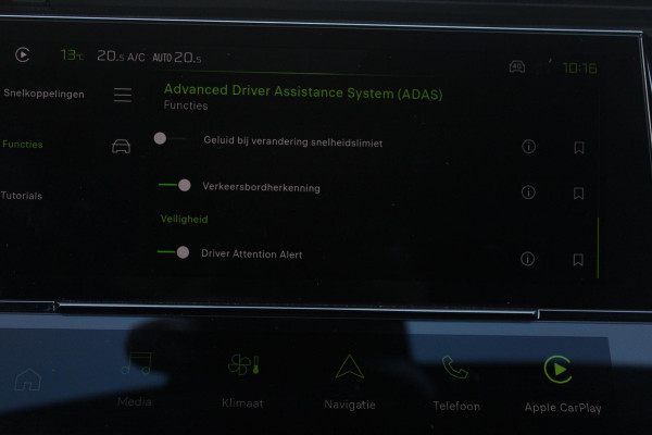 Peugeot 408 1.2 Hybrid 145PK AUTOMAAT GT | 360° CAMERA | ELEKTRISCH VERSTELBARE BESTUURDERSSTOEL MET GEHEUGEN EN VERSTELBARE ZITVERLENGER | STOEL VERWARMING | STUURVERWARMING | LEDER / ALCANTARA | DODEHOEK DETECTIE | KEYLESS ENTRY/START | ADAPTIVE CRUISE CONTROL | NAVIGATIE | DRAADLOZE APPLE CARPLAY/ANDROID AUTO | PARKEERSENSOREN VOOR + ACHTER | LED MATRIX KOPLAMPEN | 19" LICHTMETALEN VELGEN | ELEKTRISCH BEDIENBARE ACHTERKLEP | CLIMATE CONTROL | STUUR VERWARMING |