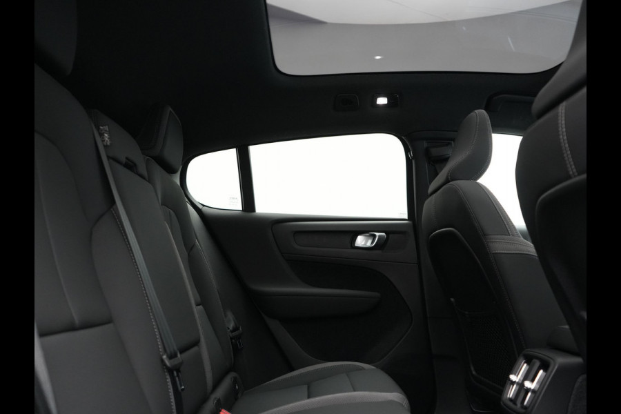 Volvo C40 Recharge Core 69 kWh 231pk Dealer O.H. | SOH 93,8% | Panodak | Camera | Google Assistent | Lederen Sportstoelen & Stuur Verwarmd | Apple Carplay | Cruise Control | Navigatie | DAB |