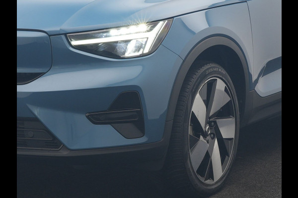 Volvo C40 Recharge Core 69 kWh 231pk Dealer O.H. | SOH 93,8% | Panodak | Camera | Google Assistent | Lederen Sportstoelen & Stuur Verwarmd | Apple Carplay | Cruise Control | Navigatie | DAB |