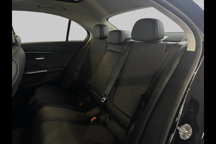 Mercedes-Benz C-Klasse 300 e Business Line Limited (Goed OndH, Panorama, Camera, Navi, StoelV, Carplay, SfeerV, Etc)