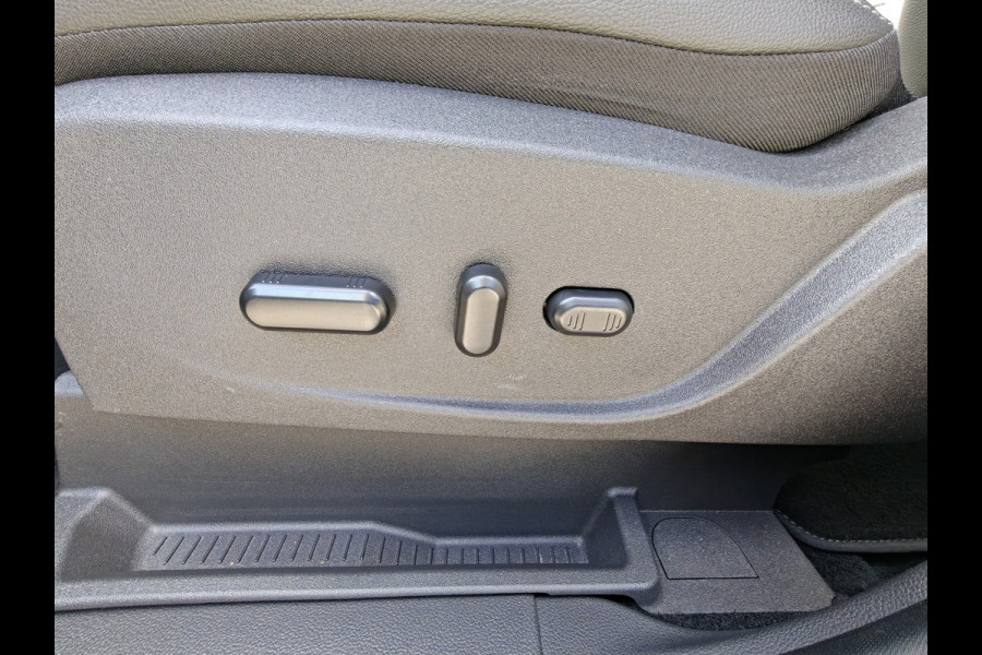 Ford Kuga 1.5 EcoBoost Titanium / Keyless / Trekhaak (2000kg) / Navi / Carplay