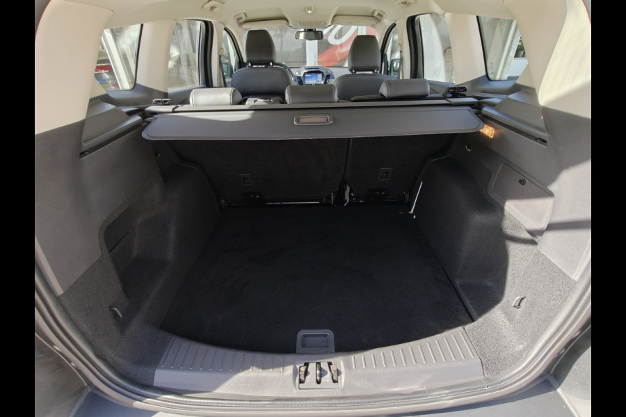 Ford Kuga 1.5 EcoBoost Titanium / Keyless / Trekhaak (2000kg) / Navi / Carplay