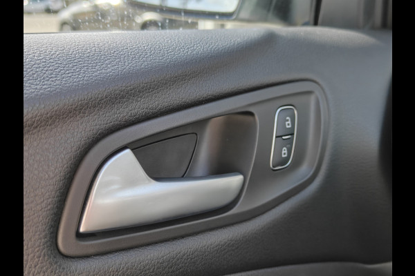 Ford Kuga 1.5 EcoBoost Titanium / Keyless / Trekhaak (2000kg) / Navi / Carplay