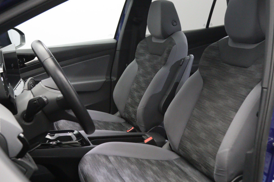 Volkswagen ID.5 Pro Business Plus 77 kWh 286 PK, SOH 97 %, Winterpakket, Panoramadak, Warmtepomp, Adap. Cruise Control, Camera
