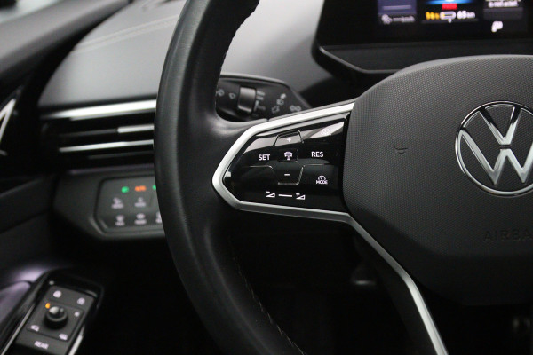 Volkswagen ID.5 Pro Business Plus 77 kWh 286 PK, SOH 97 %, Winterpakket, Panoramadak, Warmtepomp, Adap. Cruise Control, Camera