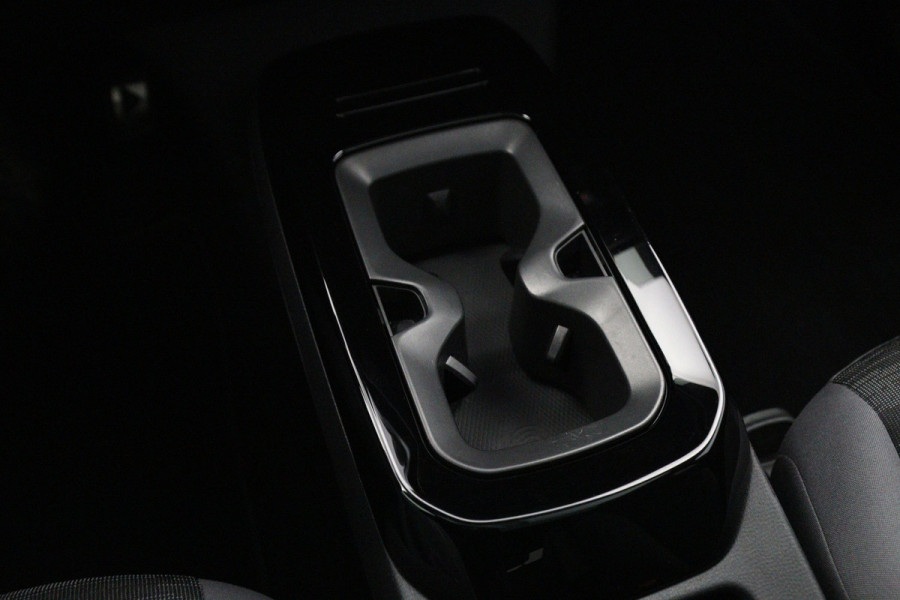 Volkswagen ID.5 Pro Business Plus 77 kWh 286 PK, SOH 97 %, Winterpakket, Panoramadak, Warmtepomp, Adap. Cruise Control, Camera