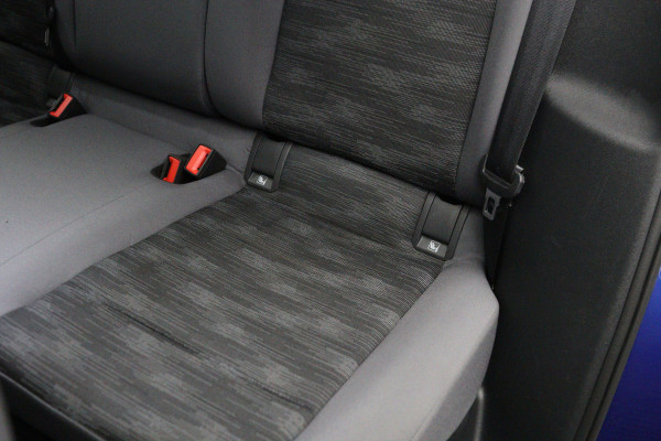 Volkswagen ID.5 Pro Business Plus 77 kWh 286 PK, SOH 97 %, Winterpakket, Panoramadak, Warmtepomp, Adap. Cruise Control, Camera