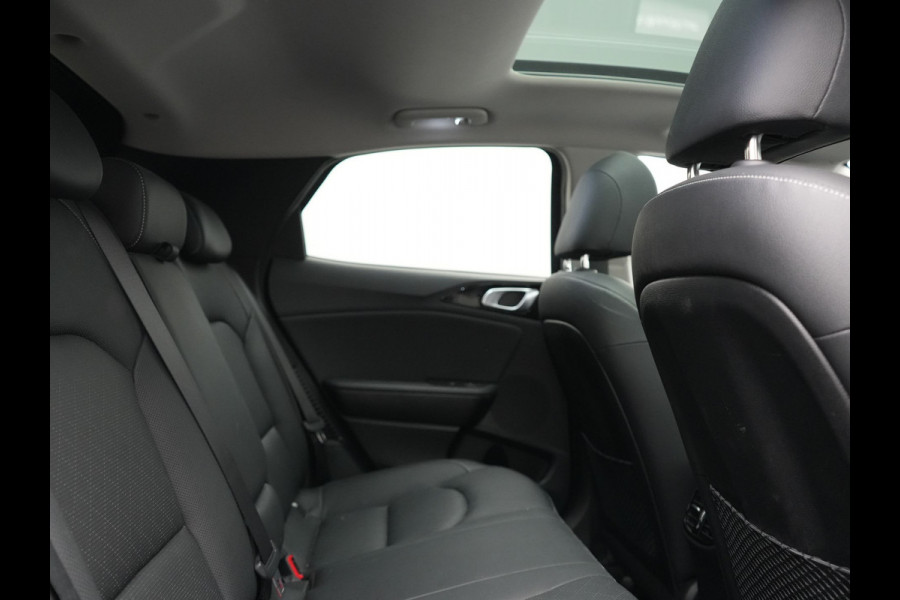 Kia Xceed 1.6 GDi PHEV ExecutiveLine 141pk | Panodak | Adaptive Cruise | Camera | Lederen Sportstoelen Memory & Ventilatie | Stoelen & Stuur Verwarmd | Keyless | BLIS | Apple Carplay | Navigatie | DAB | Plug In Hybrid |