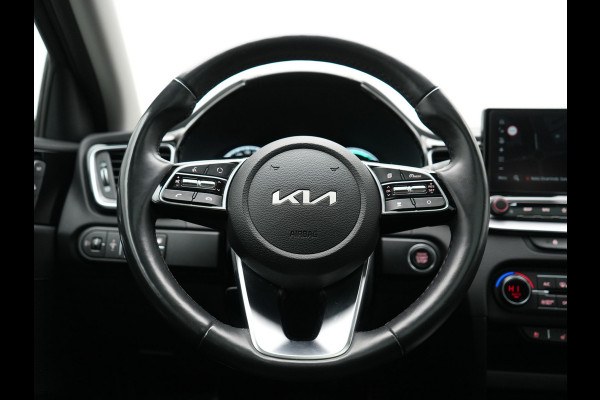 Kia Xceed 1.6 GDi PHEV ExecutiveLine 141pk | Panodak | Adaptive Cruise | Camera | Lederen Sportstoelen Memory & Ventilatie | Stoelen & Stuur Verwarmd | Keyless | BLIS | Apple Carplay | Navigatie | DAB | Plug In Hybrid |