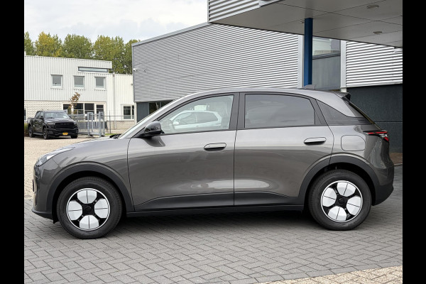 GEELY E2 Max 47 kWh 115 PK | VOORRAAD! | 345 Km actieradius | Verwarmbare voorstoelen en stuurwiel | Achteruitrijcamera en parkeersensoren achter | 8,8" digitaal instrumentenpaneel en 14,6" multimediascherm met Flyme Auto