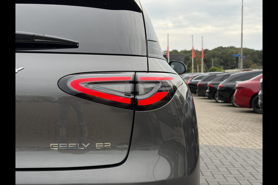 GEELY E2 Max 47 kWh 115 PK | VOORRAAD! | 345 Km actieradius | Verwarmbare voorstoelen en stuurwiel | Achteruitrijcamera en parkeersensoren achter | 8,8" digitaal instrumentenpaneel en 14,6" multimediascherm met Flyme Auto