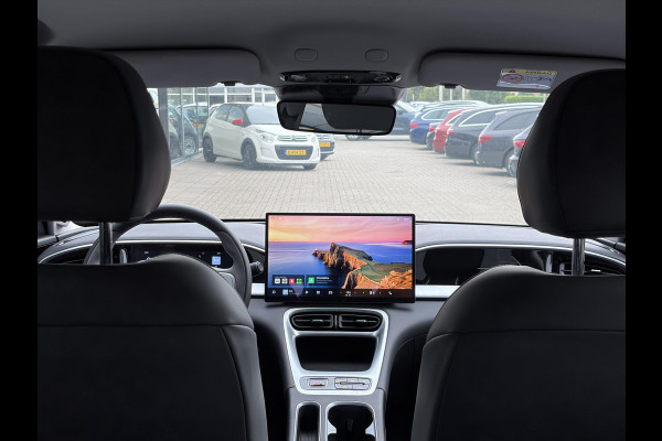 GEELY E2 Max 47 kWh 115 PK | VOORRAAD! | 345 Km actieradius | Verwarmbare voorstoelen en stuurwiel | Achteruitrijcamera en parkeersensoren achter | 8,8" digitaal instrumentenpaneel en 14,6" multimediascherm met Flyme Auto
