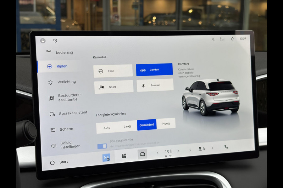 GEELY E2 Max 47 kWh 115 PK | VOORRAAD! | 345 Km actieradius | Verwarmbare voorstoelen en stuurwiel | Achteruitrijcamera en parkeersensoren achter | 8,8" digitaal instrumentenpaneel en 14,6" multimediascherm met Flyme Auto