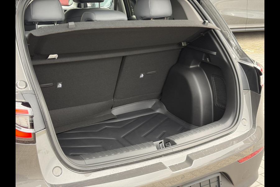 GEELY E2 Max 47 kWh 115 PK | VOORRAAD! | 345 Km actieradius | Verwarmbare voorstoelen en stuurwiel | Achteruitrijcamera en parkeersensoren achter | 8,8" digitaal instrumentenpaneel en 14,6" multimediascherm met Flyme Auto