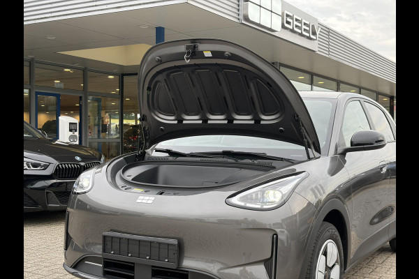 GEELY E2 Max 47 kWh 115 PK | VOORRAAD! | 345 Km actieradius | Verwarmbare voorstoelen en stuurwiel | Achteruitrijcamera en parkeersensoren achter | 8,8" digitaal instrumentenpaneel en 14,6" multimediascherm met Flyme Auto