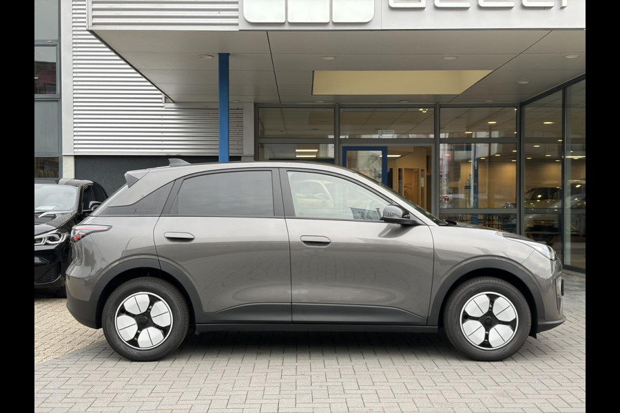 GEELY E2 Max 47 kWh 115 PK | VOORRAAD! | 345 Km actieradius | Verwarmbare voorstoelen en stuurwiel | Achteruitrijcamera en parkeersensoren achter | 8,8" digitaal instrumentenpaneel en 14,6" multimediascherm met Flyme Auto