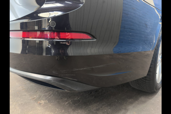 Volkswagen Golf Variant 2.0 TDI Life Business+ (INCL-BTW) Aut. *FULL-LED | DIGI-COCKPIT | NAVI-FULLMAP | ADAPTIVE-CRUISE | BLINDSPOT | AMBIENTLIGHT | HEATED- COMFORTSEATS | KEYLESS | DAB+ | PRIVACY-GLASS | ECC | PDC | TOWBAR | SHIFTPADDLE