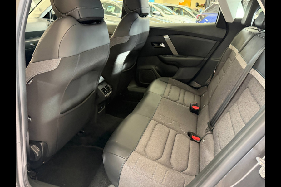 Citroën C4 1.2 Puretech Feel Pack 55.000 KM - AUTOMAAT I Navigatie / Apple CarPlay I LED I PDC I Sport velgen I Dealer onderhouden