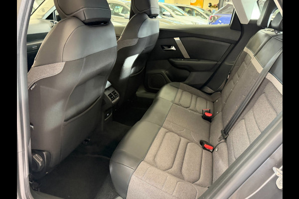 Citroën C4 1.2 Puretech Feel Pack 55.000 KM - AUTOMAAT I Navigatie / Apple CarPlay I LED I PDC I Sport velgen I Dealer onderhouden