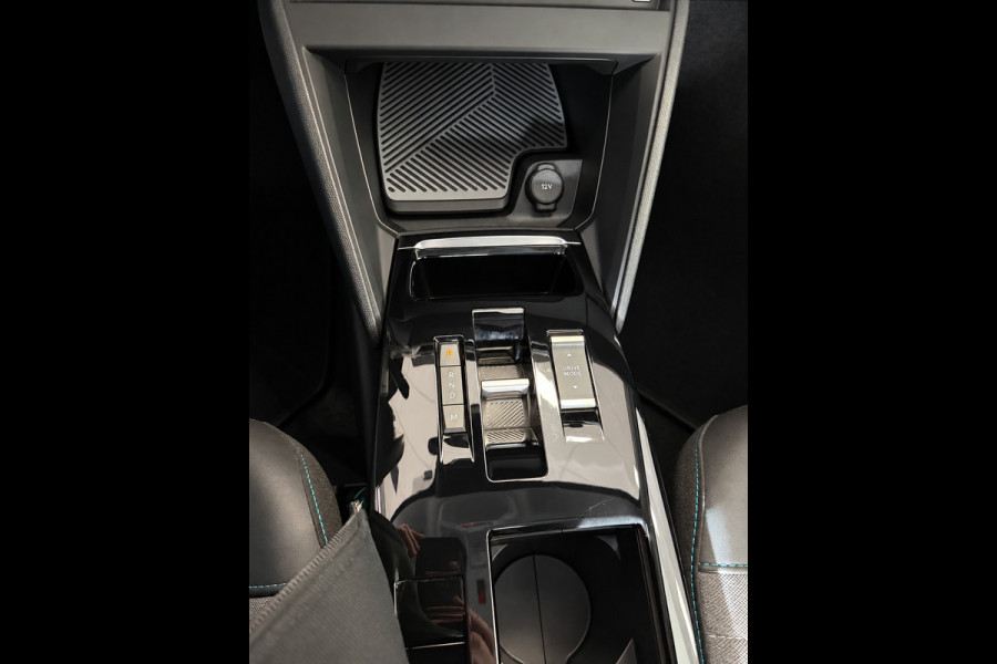 Citroën C4 1.2 Puretech Feel Pack 55.000 KM - AUTOMAAT I Navigatie / Apple CarPlay I LED I PDC I Sport velgen I Dealer onderhouden