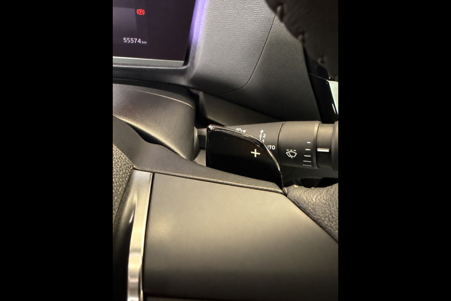 Citroën C4 1.2 Puretech Feel Pack 55.000 KM - AUTOMAAT I Navigatie / Apple CarPlay I LED I PDC I Sport velgen I Dealer onderhouden
