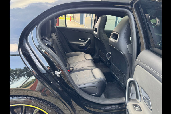 Mercedes-Benz A-Klasse 200 AMG / EDITION 1 / FULL OPTIONS / PANO / BURMESTER / LEDER / CARBON / SFEER / CAMERA / KEYLESS / DAB+ !